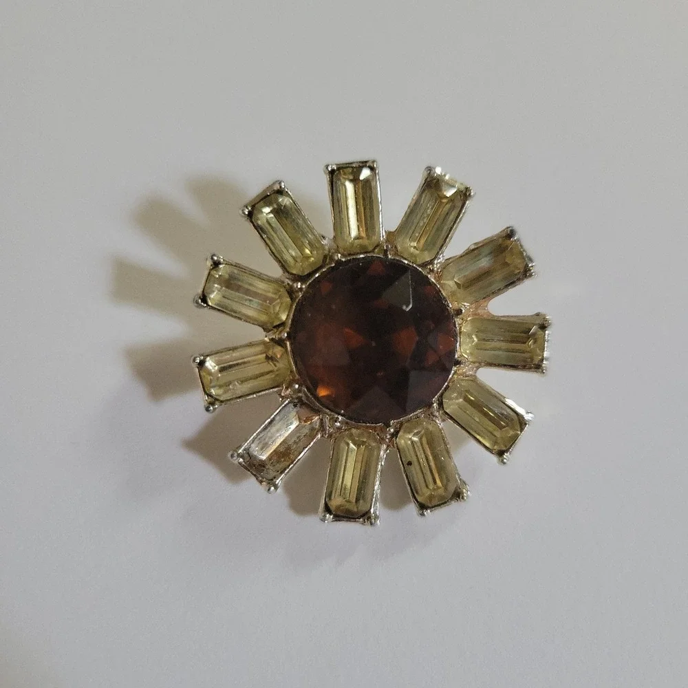 Vintage Mid-Century Modern Atomic‎ Sunburst Brooch Amber Yellow 1.25in MCM Retro